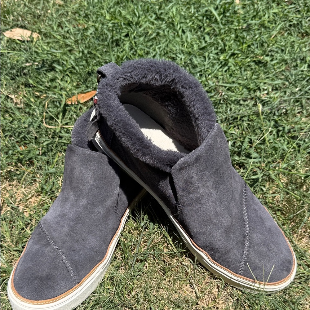 Toms Women's Gray Suede Ankle Booties size 9